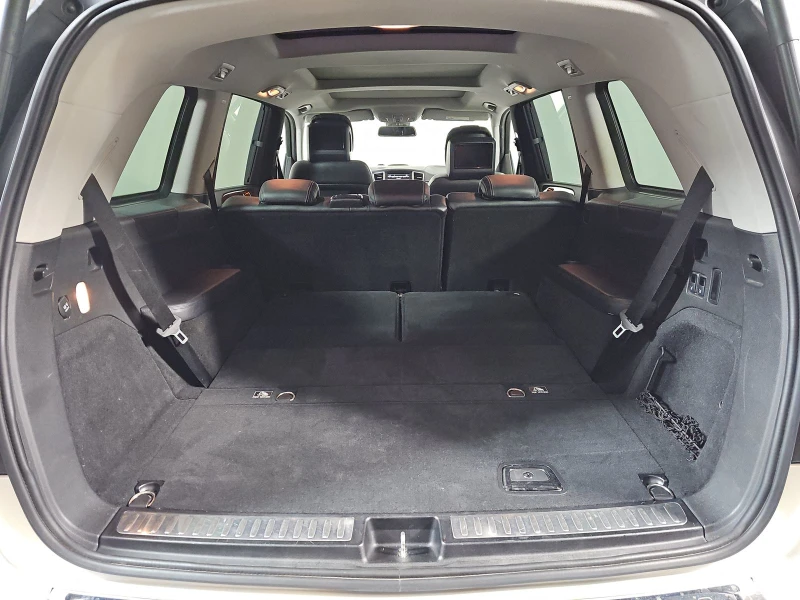 Mercedes-Benz GL 500 AMG* PACK* 3TV* ПОДГРЕВ* ОБДУХВАНЕ* МАСАЖ* КАМЕРА*, снимка 16 - Автомобили и джипове - 52430934
