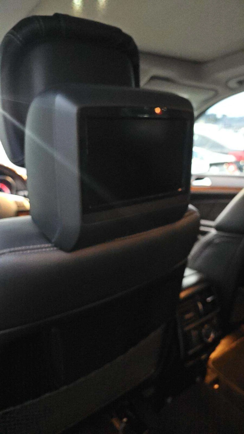 Mercedes-Benz GL 500 AMG* PACK* 3TV* ПОДГРЕВ* ОБДУХВАНЕ* МАСАЖ* КАМЕРА*, снимка 14 - Автомобили и джипове - 52430934