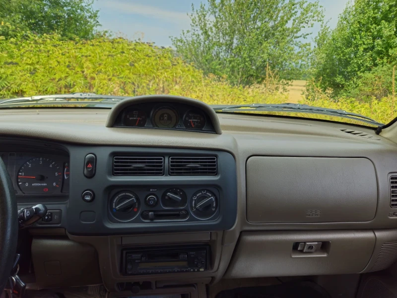 Mitsubishi Pajero sport 2.5, снимка 8 - Автомобили и джипове - 53418946