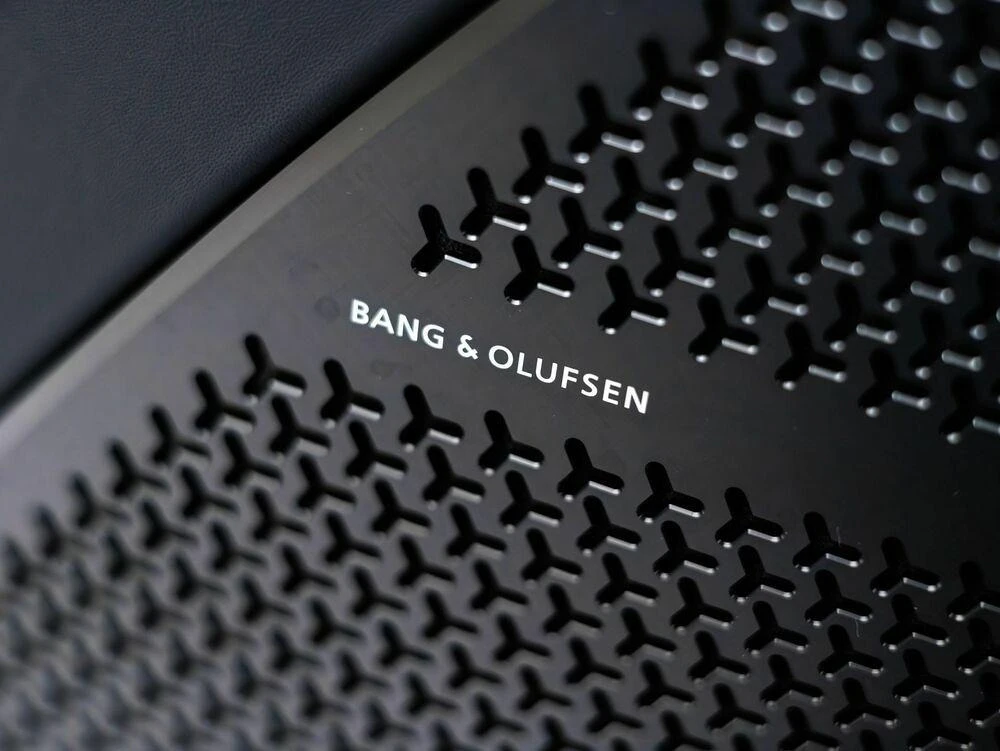 Lamborghini Urus SE HYBRID KERAMIK B&O PANORAMA  - изображение 10