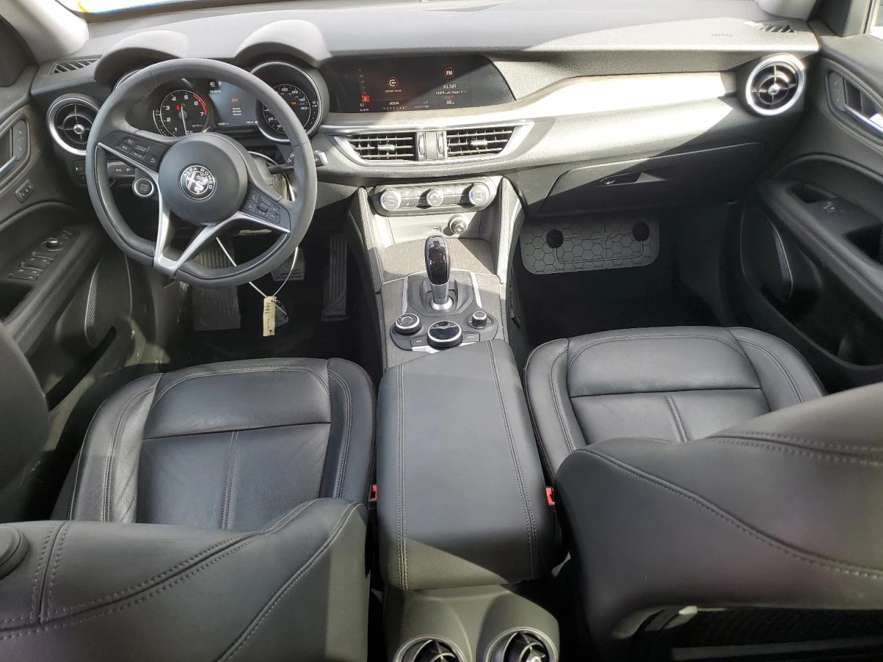 Alfa Romeo Stelvio Ti Sport AWD 280кс * Възможност за Лизинг*  - изображение 8