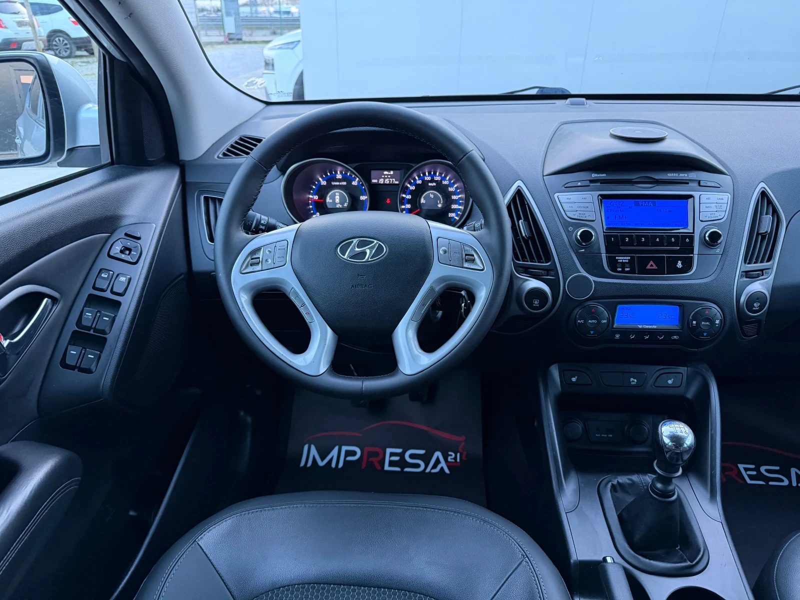 Hyundai IX35 1.7d 116kc., снимка 13 - Автомобили и джипове - 53882786