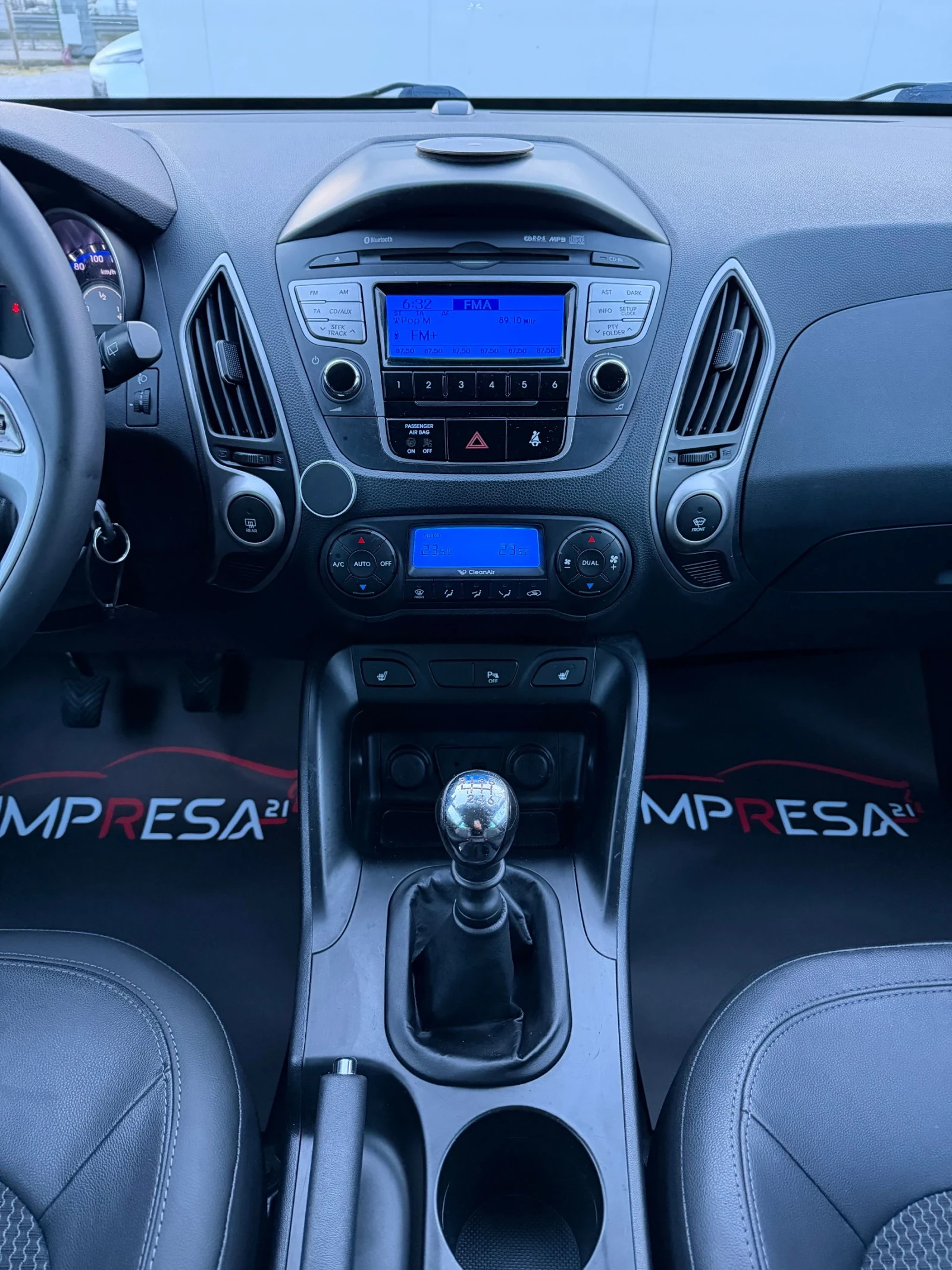 Hyundai IX35 1.7d 116kc., снимка 12 - Автомобили и джипове - 53882786