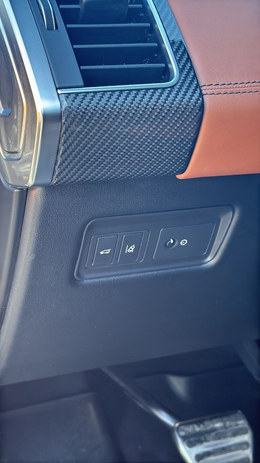 Land Rover Range Rover Sport SVR, снимка 14 - Автомобили и джипове - 54553687