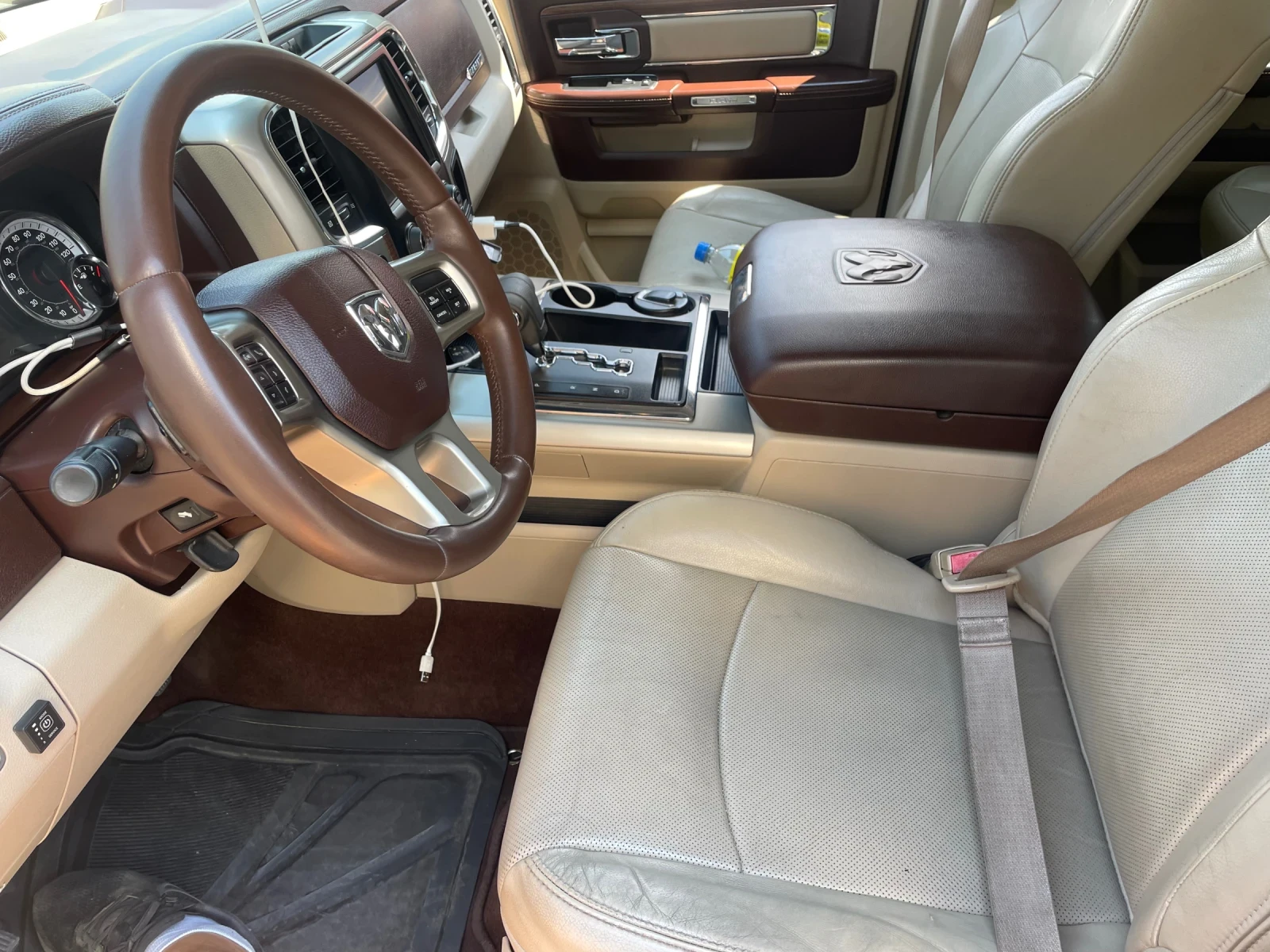 Dodge RAM 1500 1500 5.7 HEMI Laramie, снимка 12 - Автомобили и джипове - 55602953