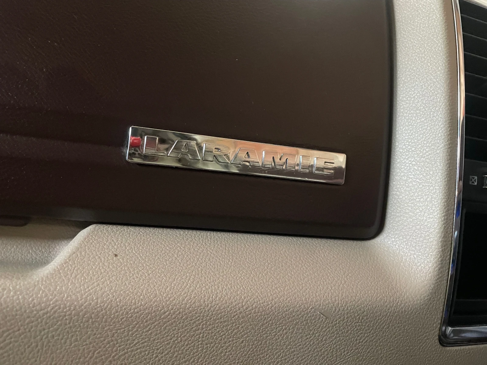 Dodge RAM 1500 1500 5.7 HEMI Laramie, снимка 7 - Автомобили и джипове - 55602953