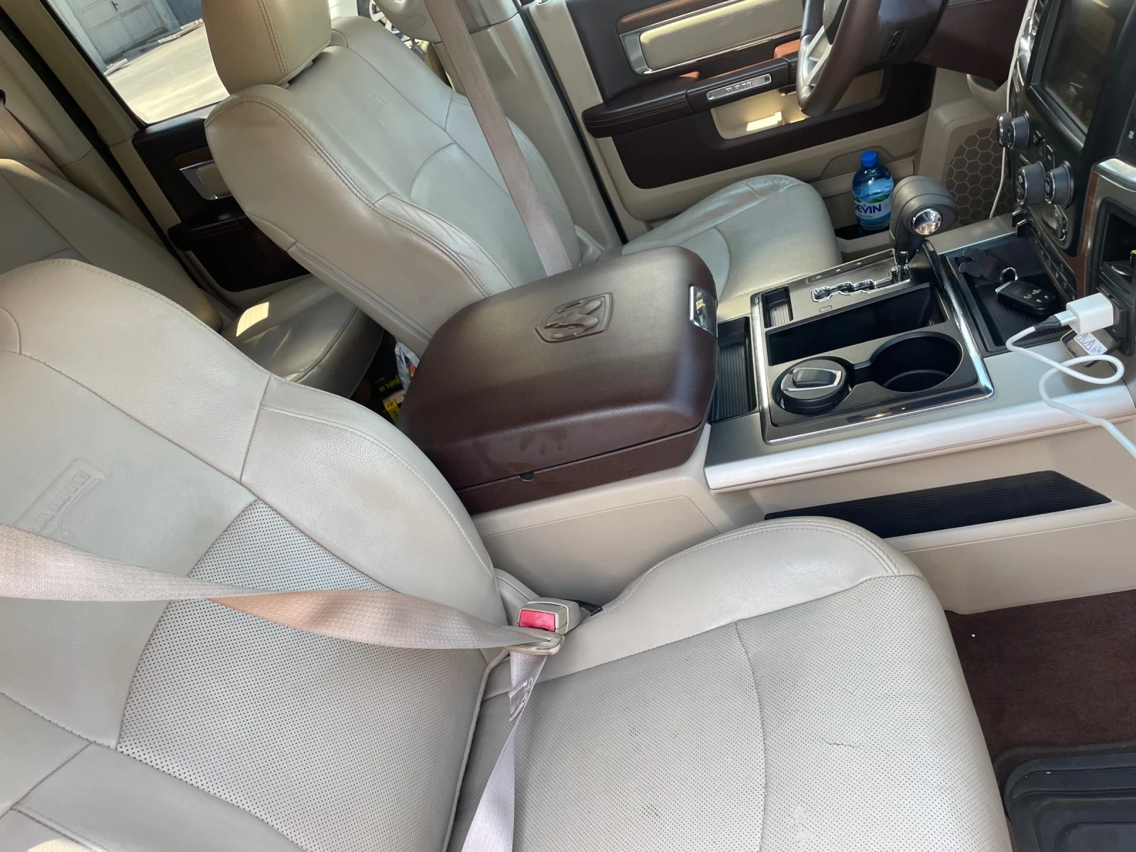 Dodge RAM 1500 1500 5.7 HEMI Laramie, снимка 13 - Автомобили и джипове - 55602953