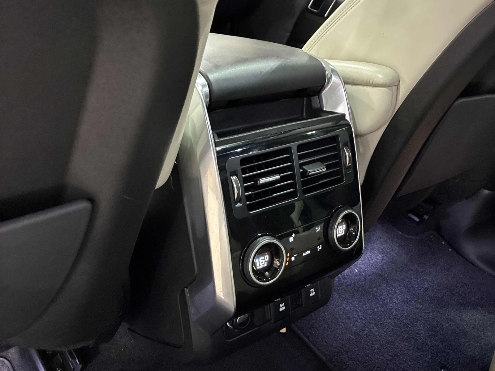 Land Rover Range Rover Sport HST / АВТОКРЕДИТ, снимка 12 - Автомобили и джипове - 55968355