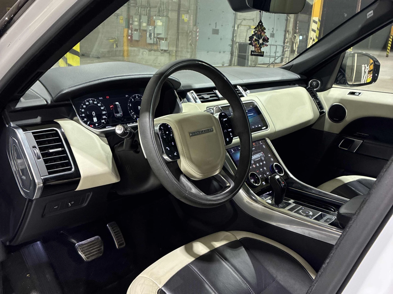 Land Rover Range Rover Sport HST / АВТОКРЕДИТ, снимка 8 - Автомобили и джипове - 55968355