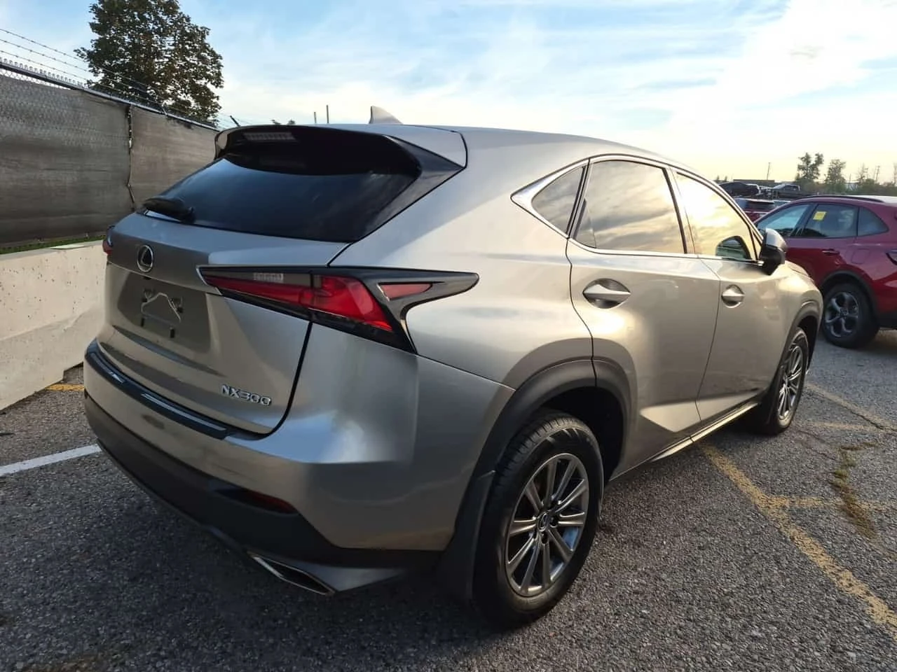 Lexus NX * Auto 300 * CARFAX * , снимка 3 - Автомобили и джипове - 56627389