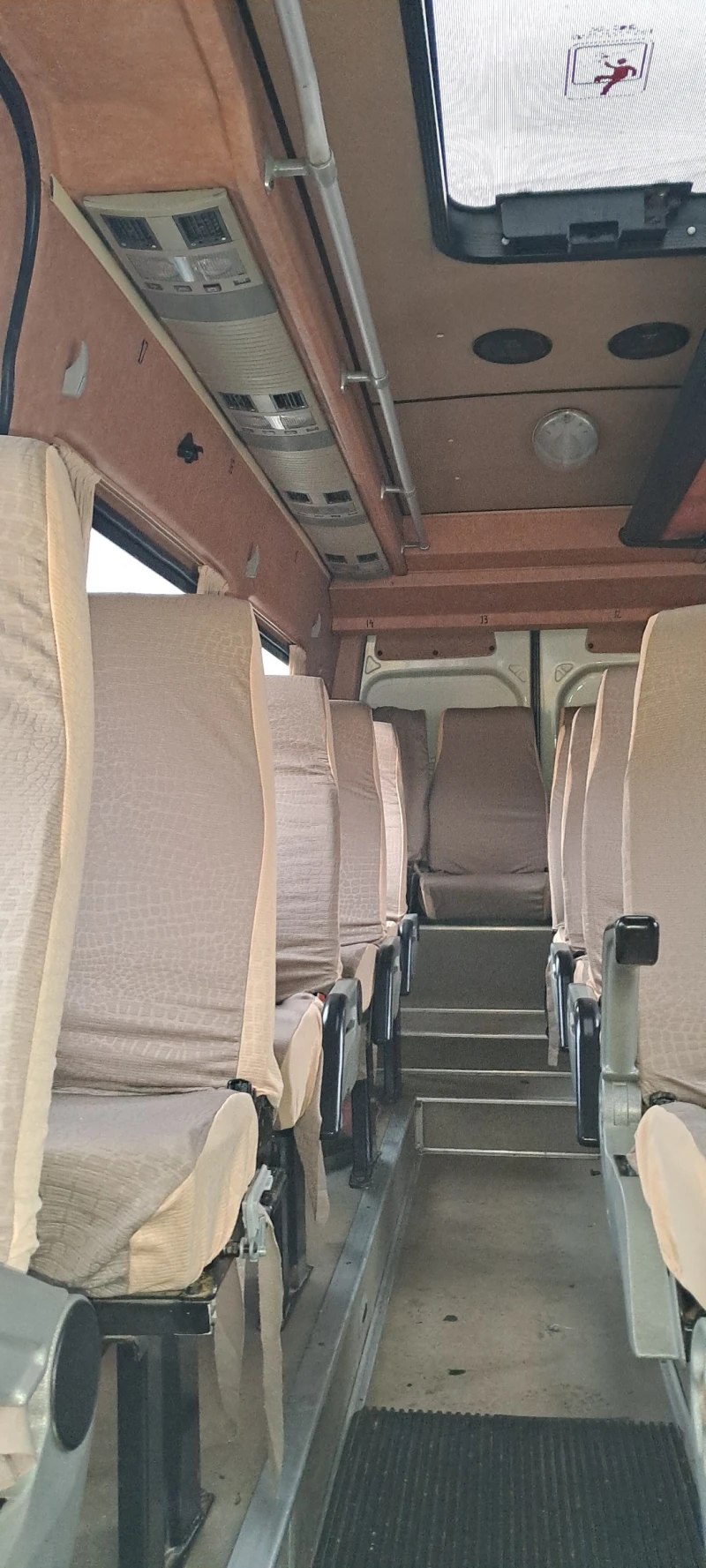 VW Crafter 20 места , 163 к. с., снимка 9 - Бусове и автобуси - 53590043