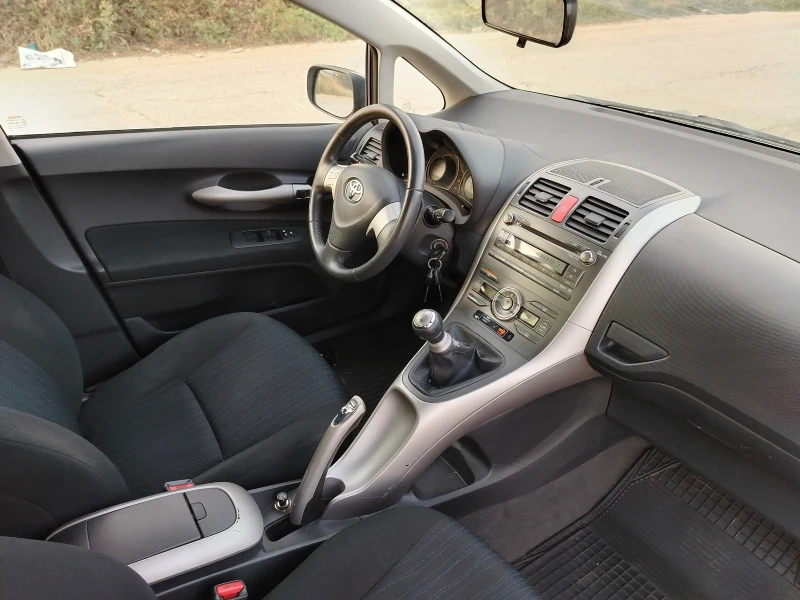 Toyota Auris 1.4 БЕНЗИН, снимка 13 - Автомобили и джипове - 47137203