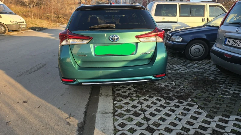 Toyota Auris Hybrid, снимка 5 - Автомобили и джипове - 48556477