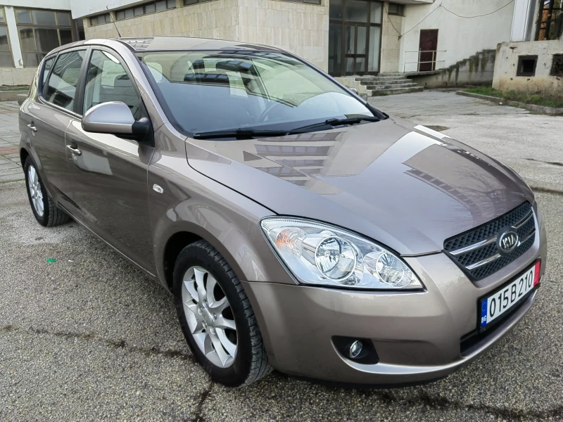 Kia Ceed 2.0i, снимка 7 - Автомобили и джипове - 48634289