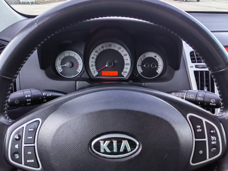 Kia Ceed 2.0i, снимка 10 - Автомобили и джипове - 48634289