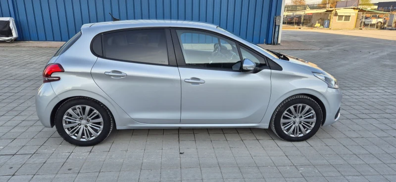 Peugeot 208 1.6 УНИКАЛНО , снимка 4 - Автомобили и джипове - 49563503