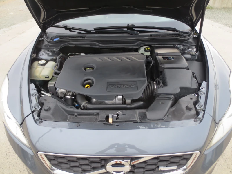 Volvo C30 1.6 HDI* R-DESIGN* , снимка 15 - Автомобили и джипове - 51275711