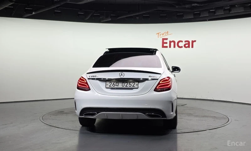 Mercedes-Benz C 250, снимка 4 - Автомобили и джипове - 52706022