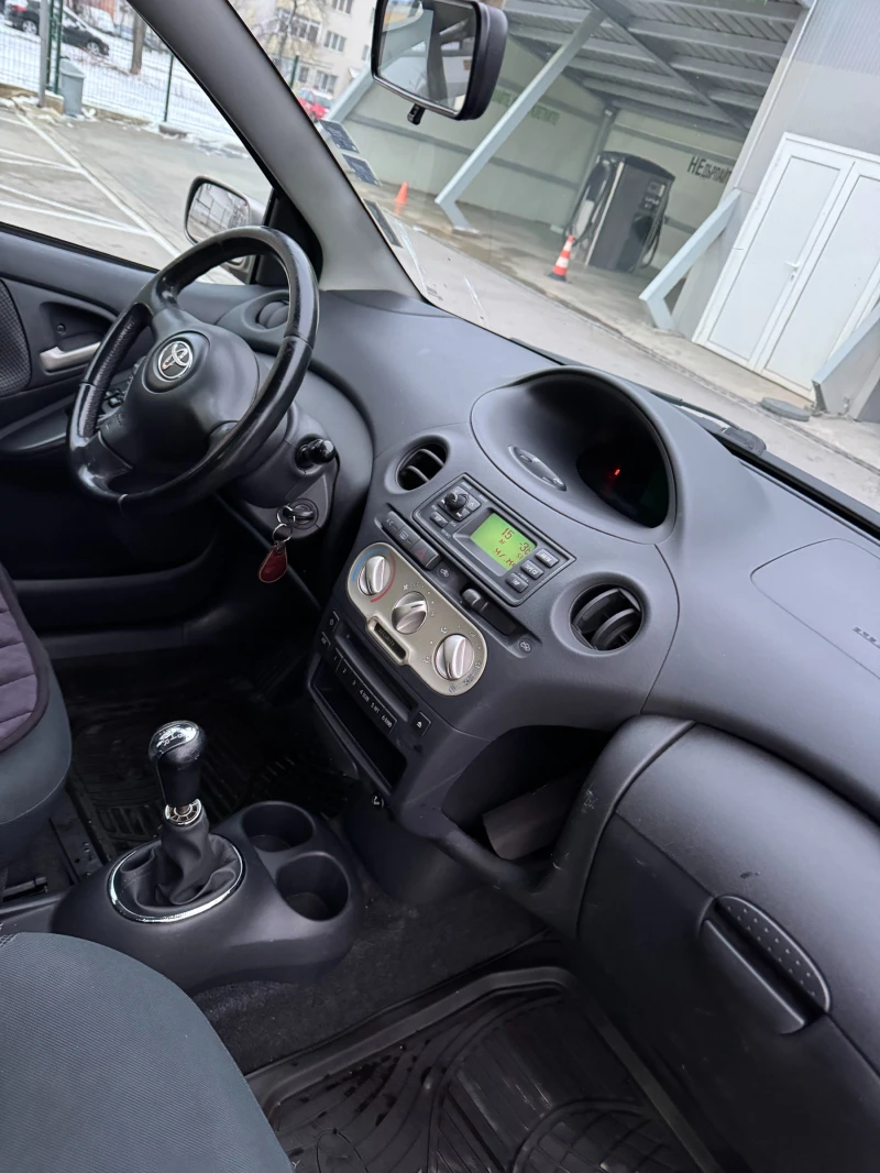Toyota Yaris, снимка 9 - Автомобили и джипове - 53078205