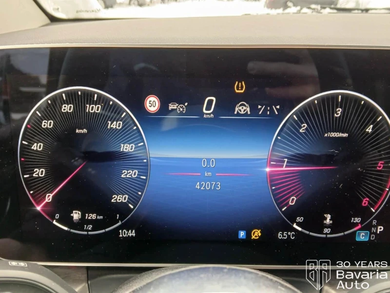 Mercedes-Benz V 300 d Extralang 4Matic Avantgarde, снимка 11 - Автомобили и джипове - 53591425