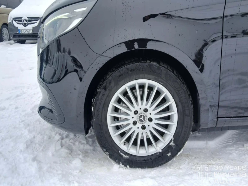 Mercedes-Benz V 300 d Extralang 4Matic Avantgarde, снимка 17 - Автомобили и джипове - 53591425