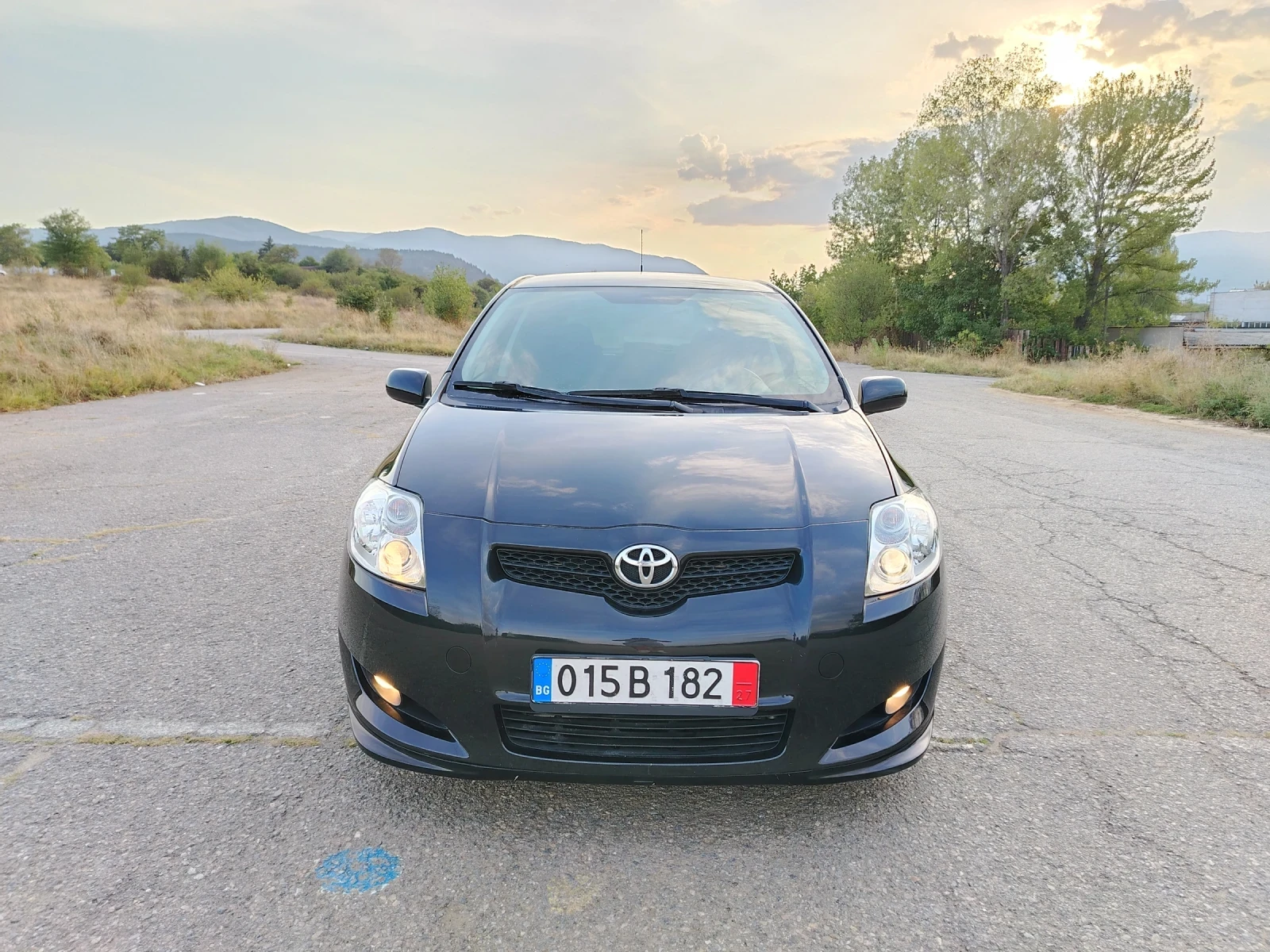 Toyota Auris 1.4 БЕНЗИН - изображение 8