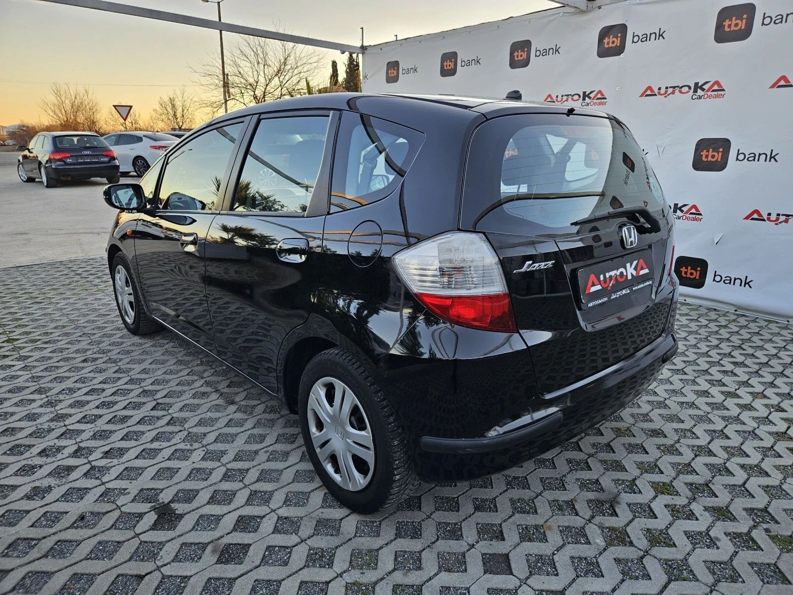 Honda Jazz 1.2i-90кс= КЛИМАТИК= 174.000км= FACELIFT - изображение 5