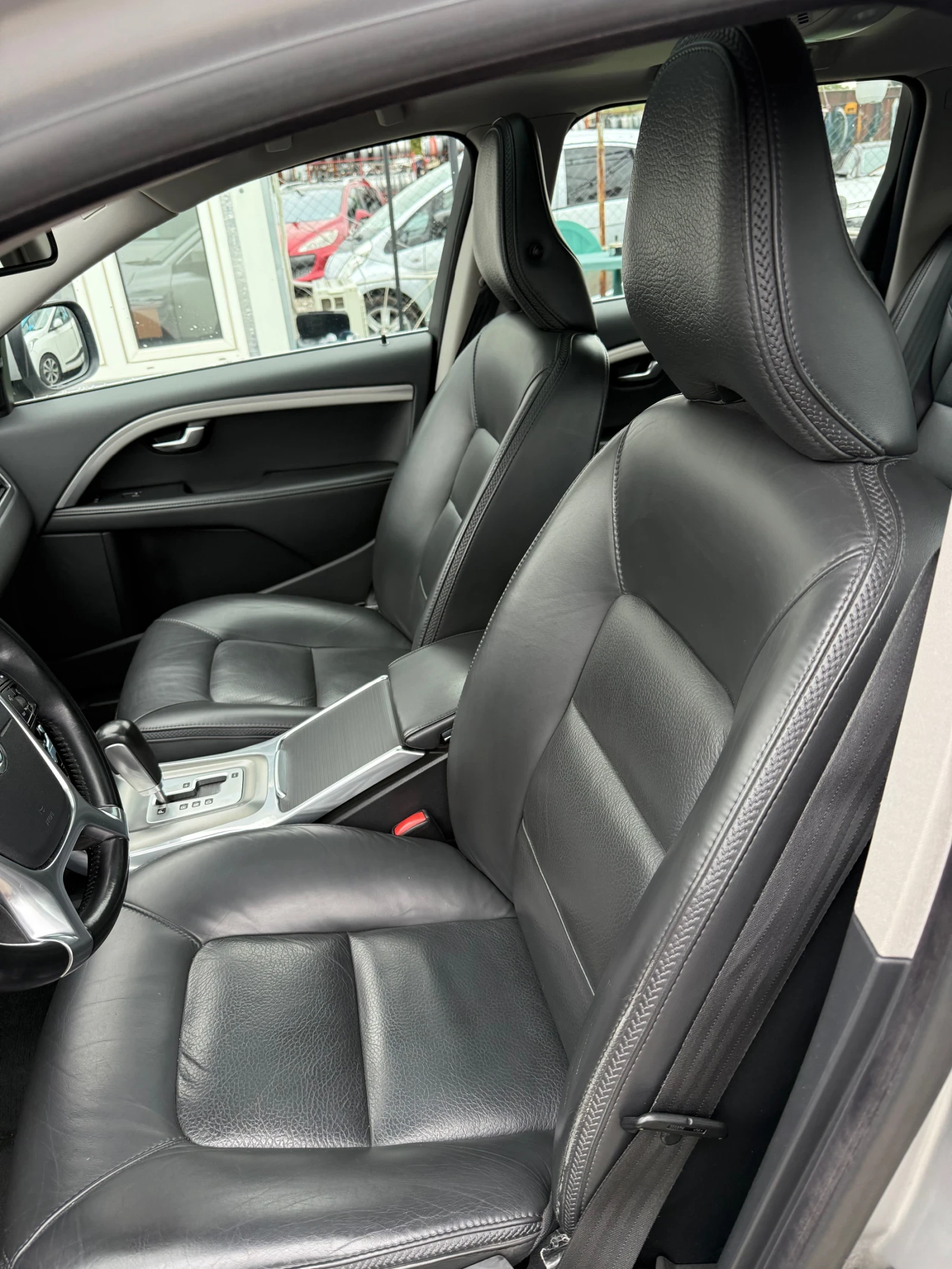 Volvo Xc70 T6 3.0i AWD Cross Country 304к.с. 4x4 - изображение 10