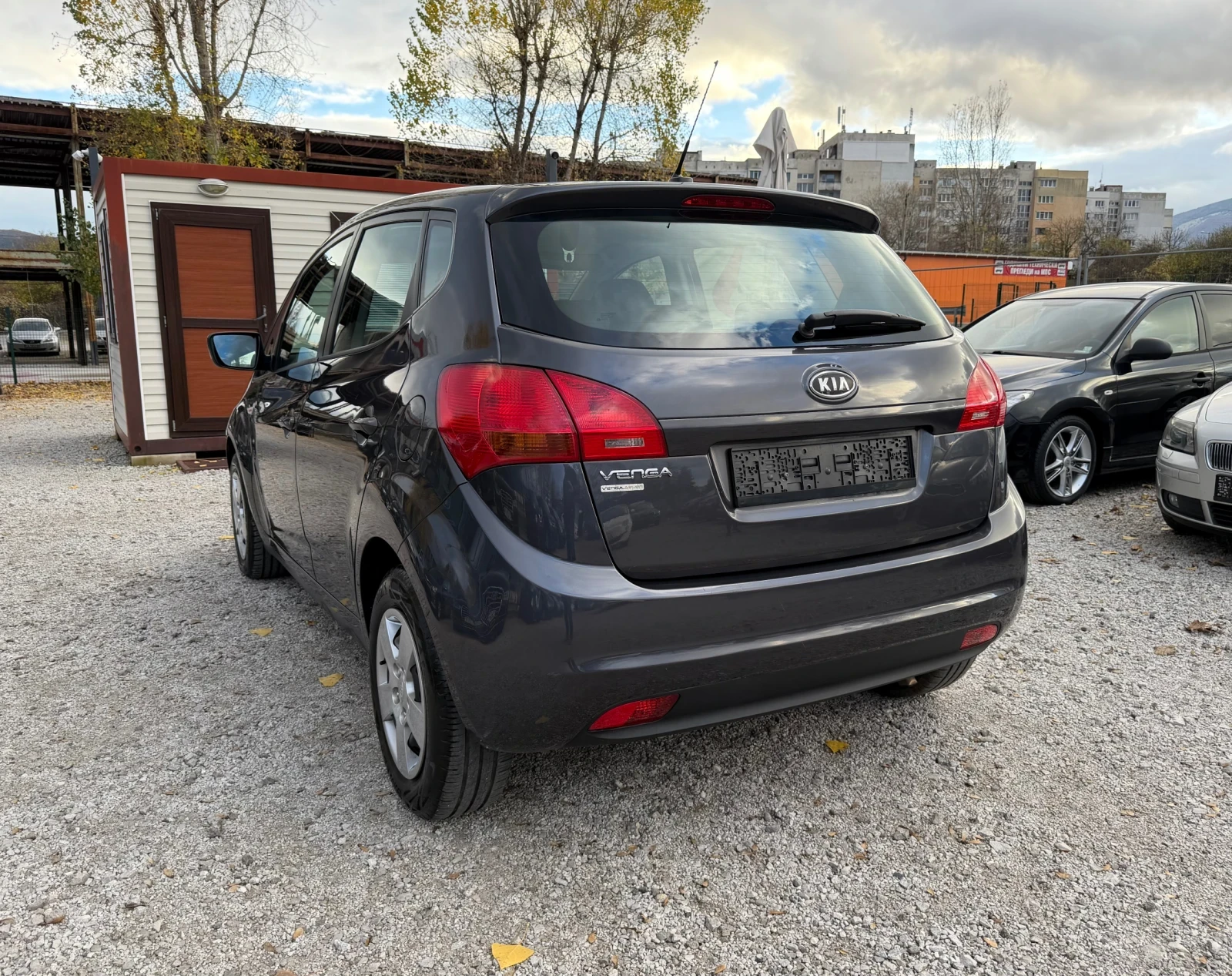 Kia Venga 1.6i   АВТОМАТИК   - изображение 3