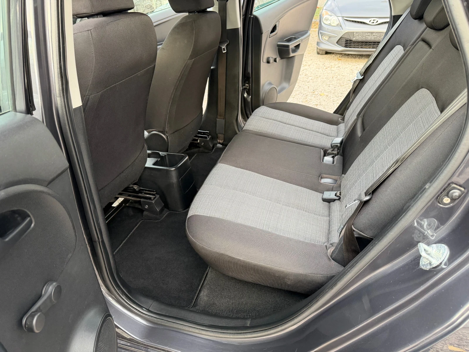 Kia Venga 1.6i   АВТОМАТИК   - изображение 10