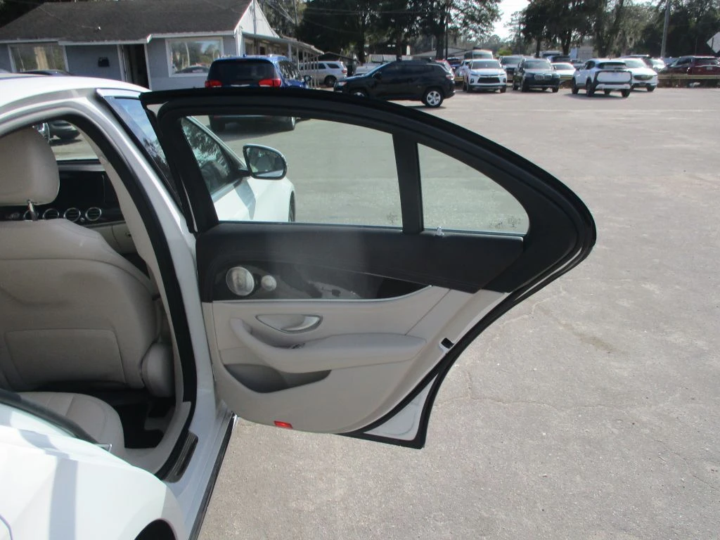 Mercedes-Benz E 300 | Mobile.bg � ����������� 12