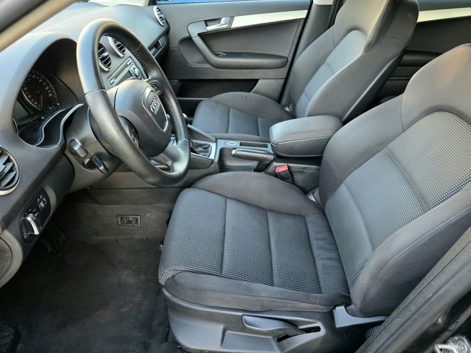 Audi A3 1.9 Sportback S-line , снимка 10 - Автомобили и джипове - 53739863