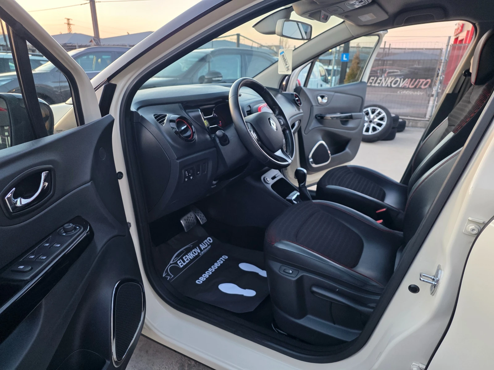 Renault Captur 1.2 I-118к.с EURO 6b-АВТОМАТИК-ШВЕЙЦАРИЯ , снимка 12 - Автомобили и джипове - 53830048