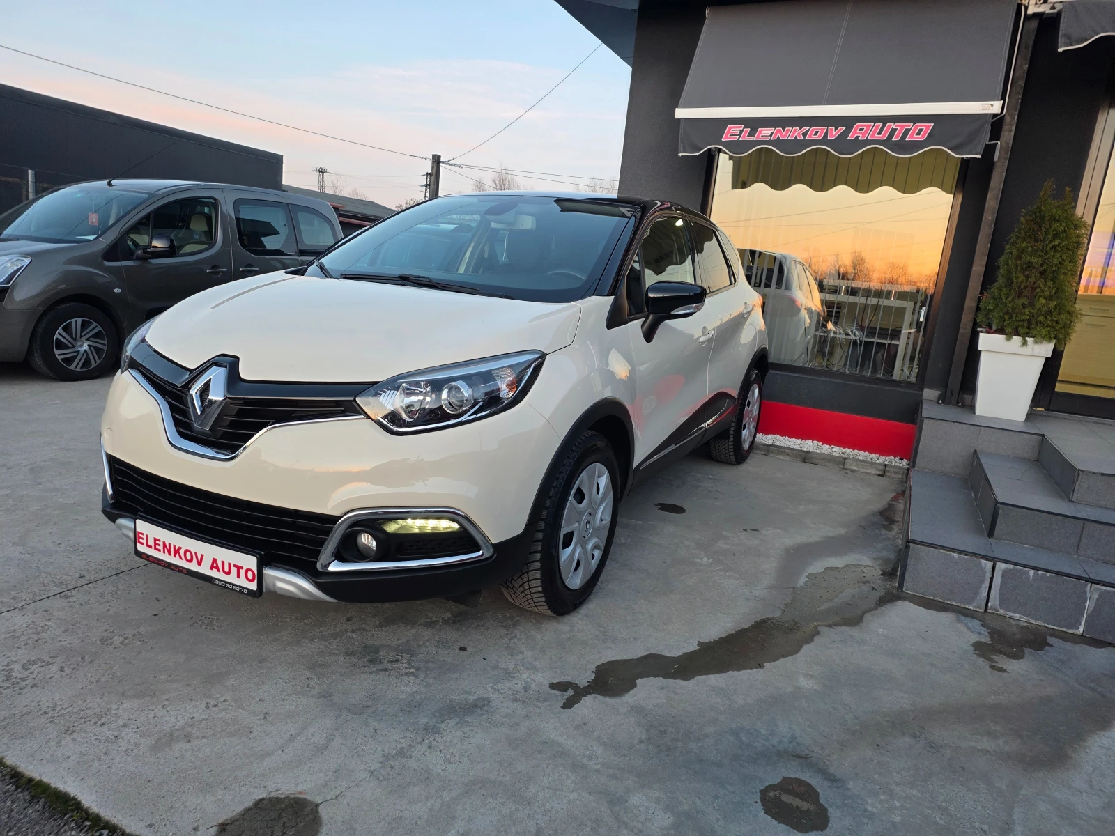 Renault Captur 1.2 I-118к.с EURO 6b-АВТОМАТИК-ШВЕЙЦАРИЯ , снимка 3 - Автомобили и джипове - 53830048