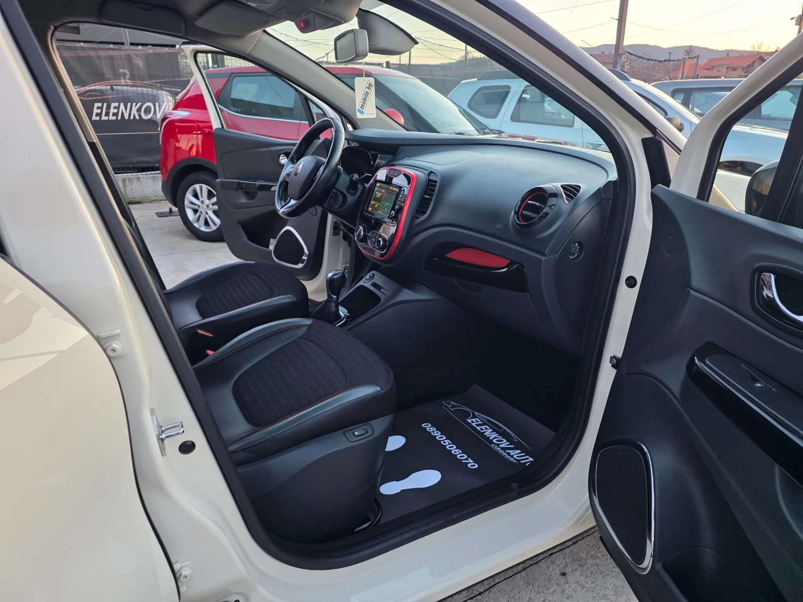 Renault Captur 1.2 I-118к.с EURO 6b-АВТОМАТИК-ШВЕЙЦАРИЯ , снимка 13 - Автомобили и джипове - 53830048
