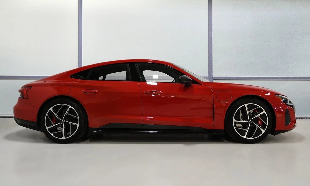 Audi E-Tron GT RS PERFORMANCE С РЕГИСТРАЦИЯ И АВТО КРЕДИТ, снимка 3 - Автомобили и джипове - 53962768