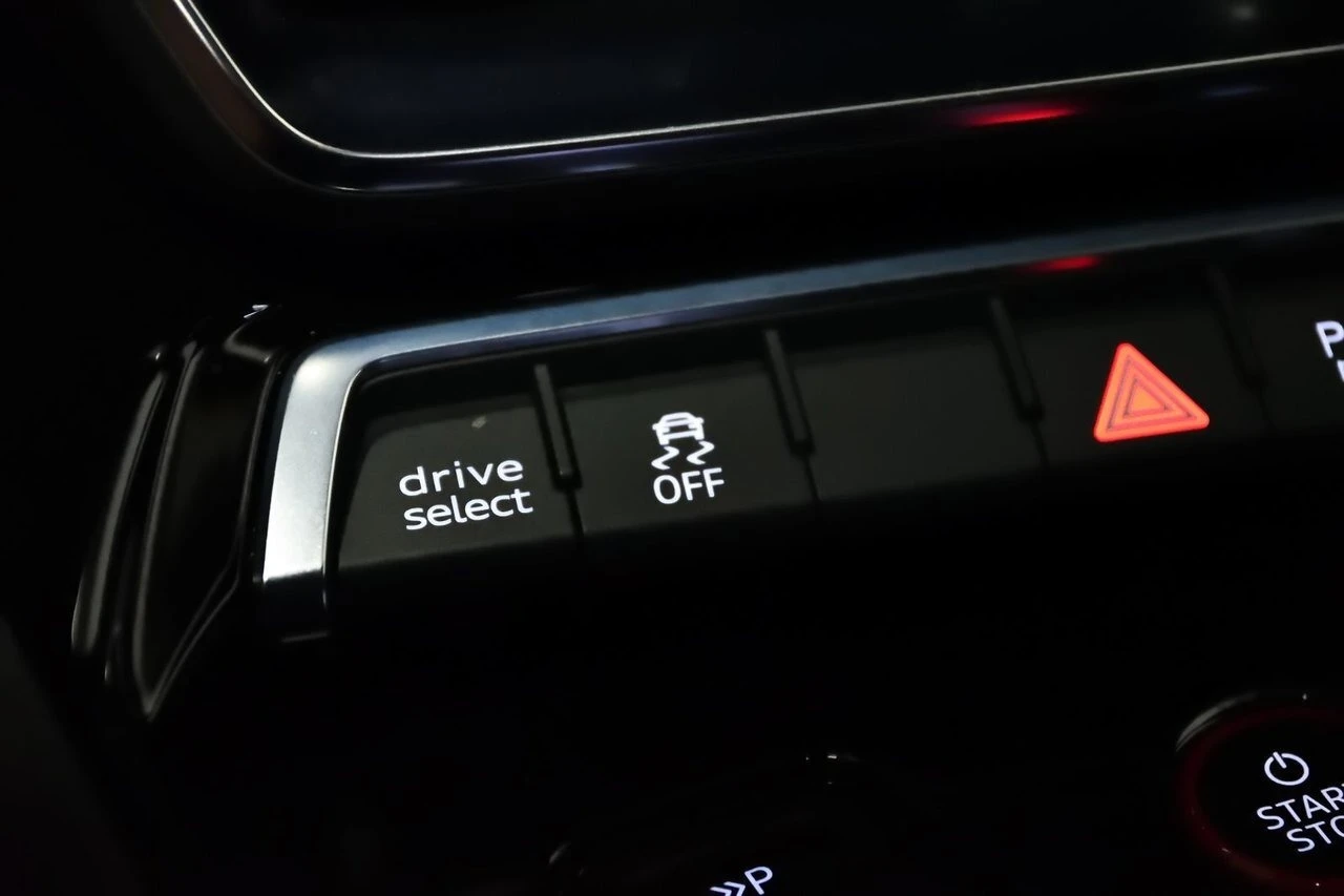 Audi E-Tron GT RS PERFORMANCE С РЕГИСТРАЦИЯ И АВТО КРЕДИТ, снимка 16 - Автомобили и джипове - 53962768