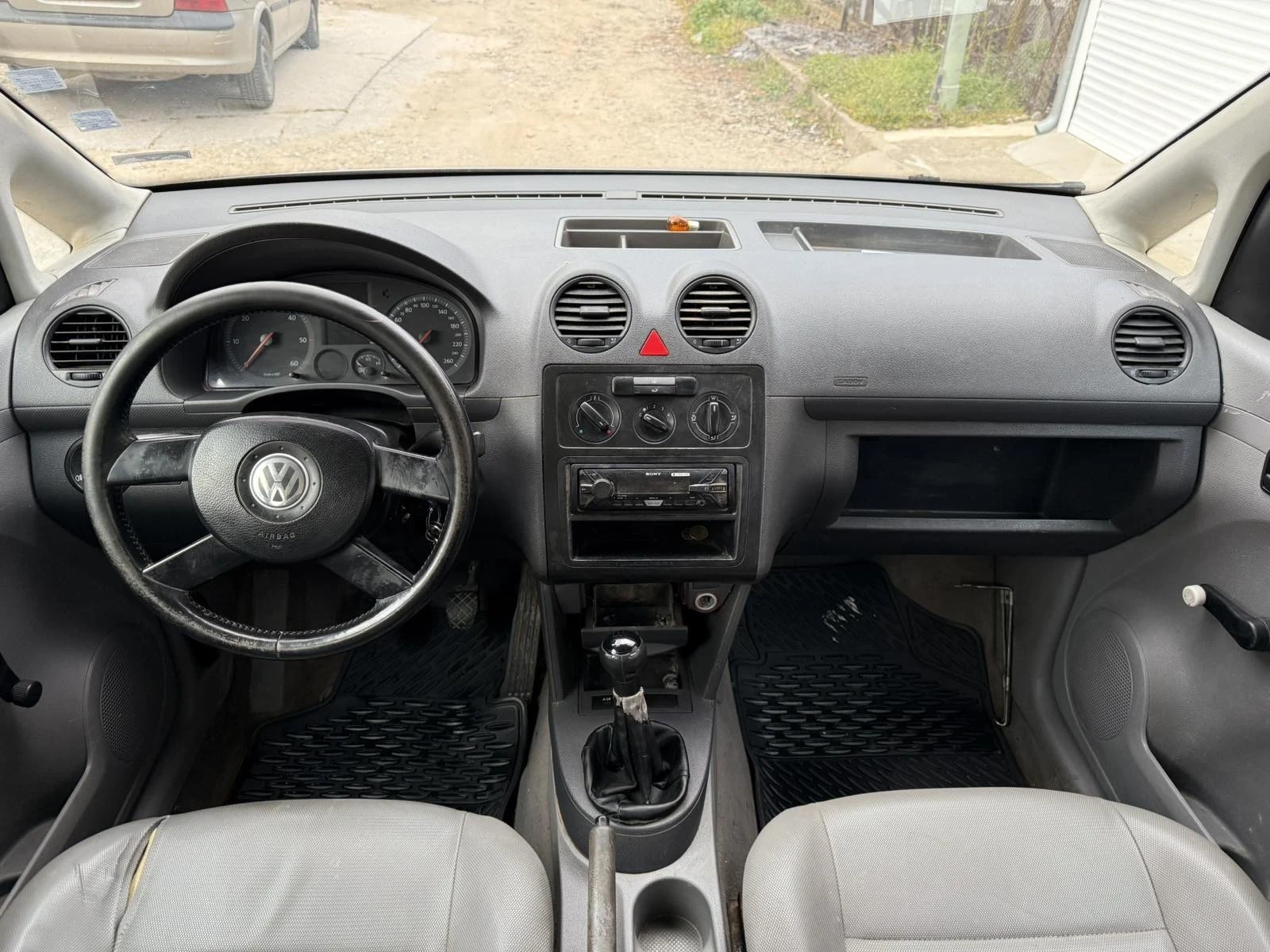 VW Caddy 1.9 TDI , снимка 8 - Автомобили и джипове - 53967554