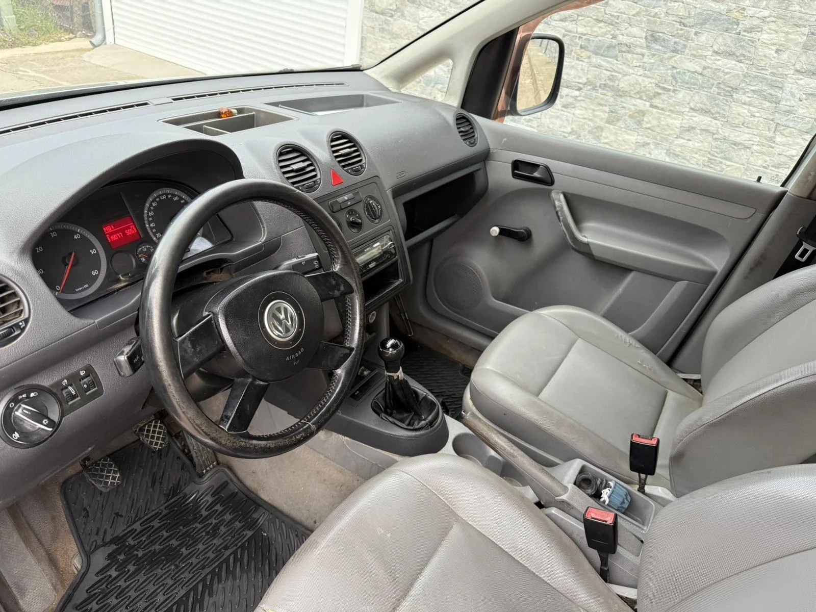VW Caddy 1.9 TDI , снимка 10 - Автомобили и джипове - 53967554