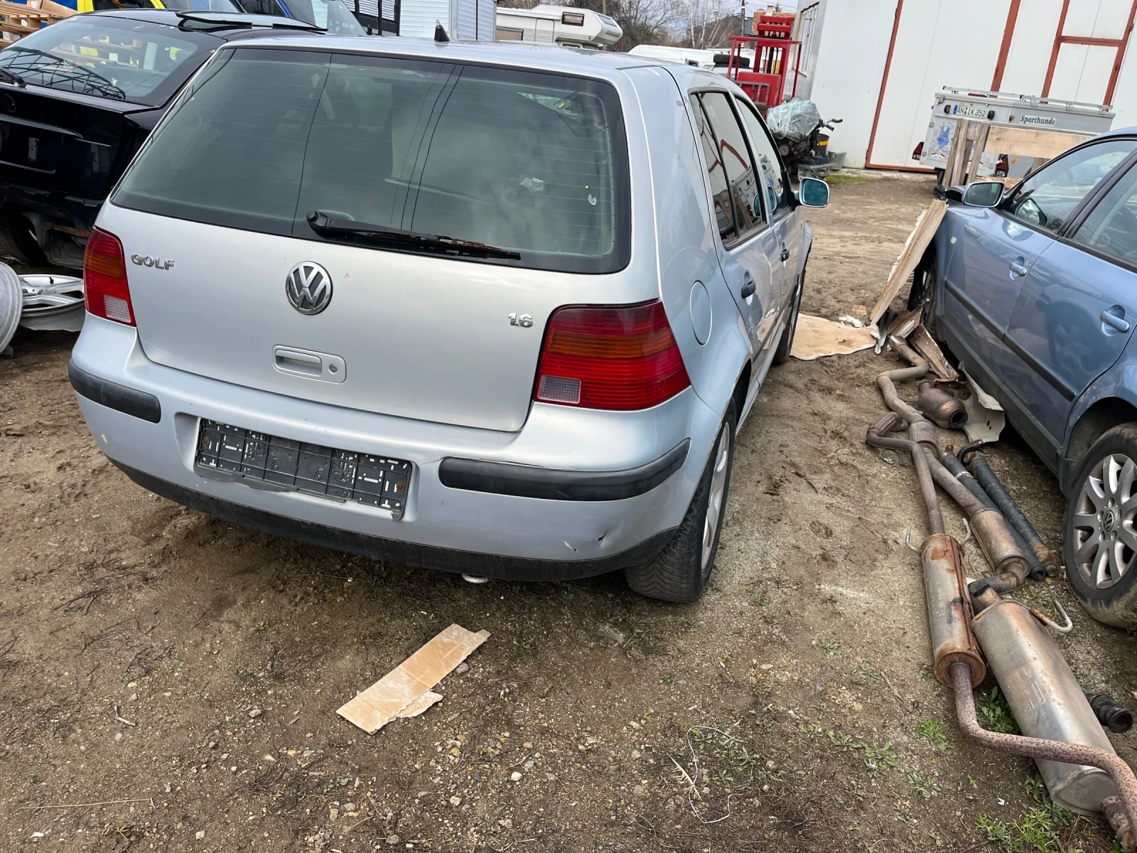 VW Golf 1.6, снимка 3 - Автомобили и джипове - 54042977