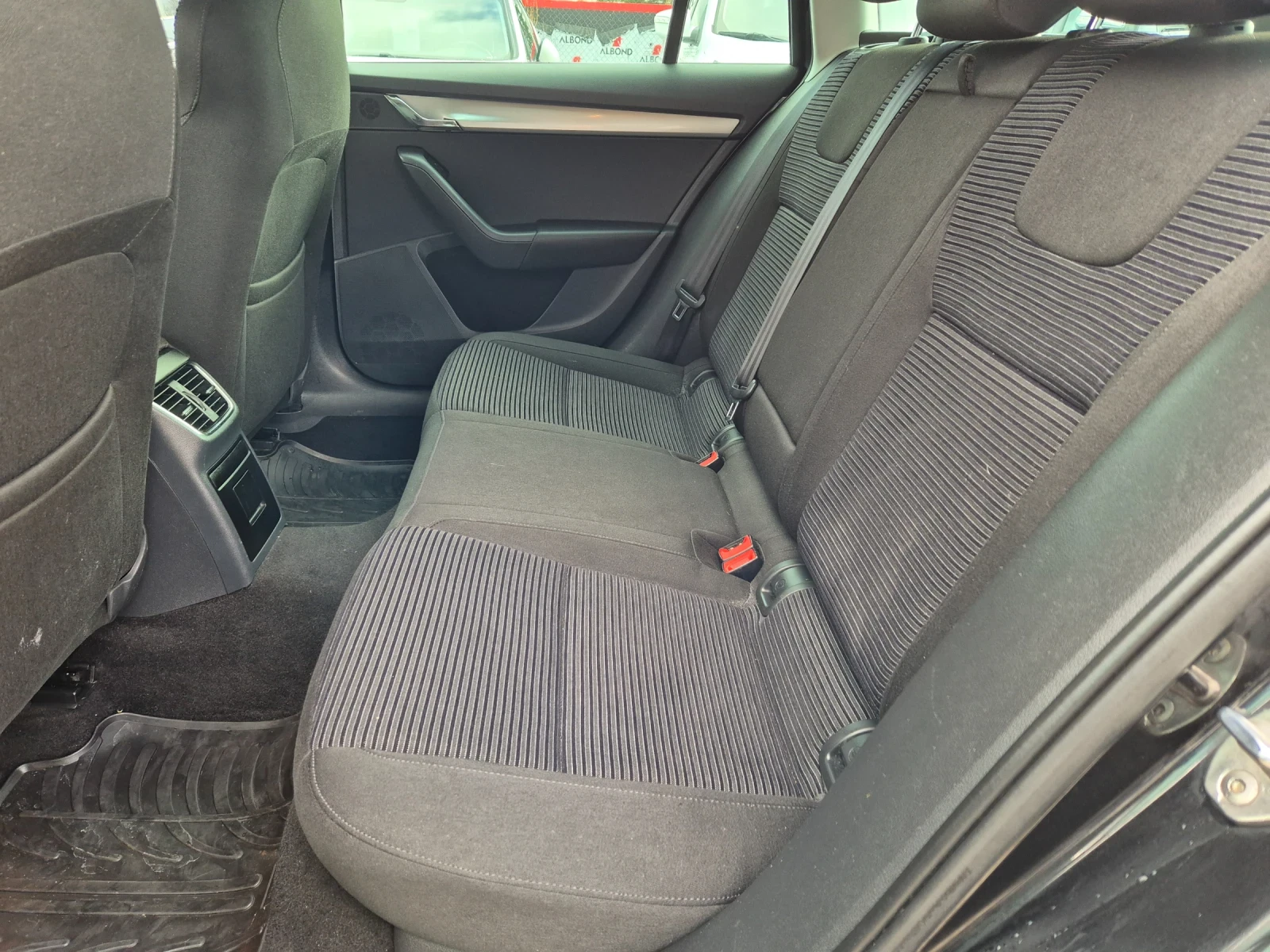 Skoda Octavia 2.0 D 150 к.с., снимка 9 - Автомобили и джипове - 54114202