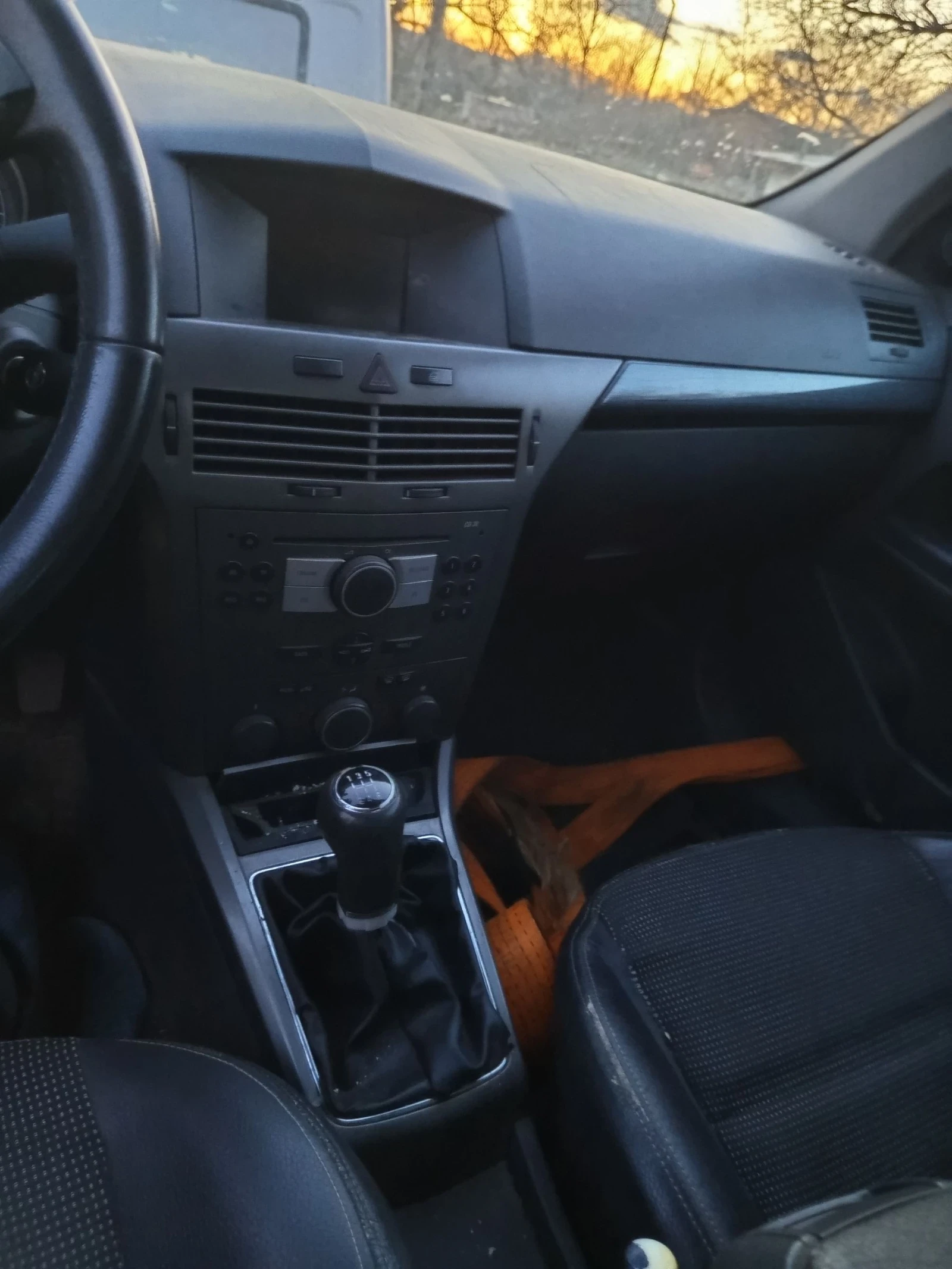 Opel Astra 1.7CDTI 101, снимка 9 - Автомобили и джипове - 54810551