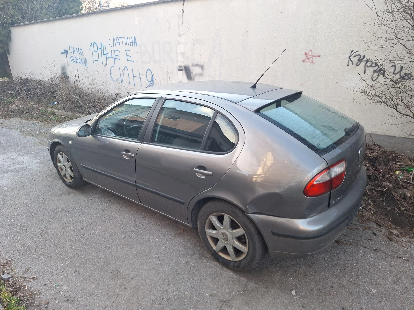 Seat Leon 1.6, снимка 3 - Автомобили и джипове - 54596379