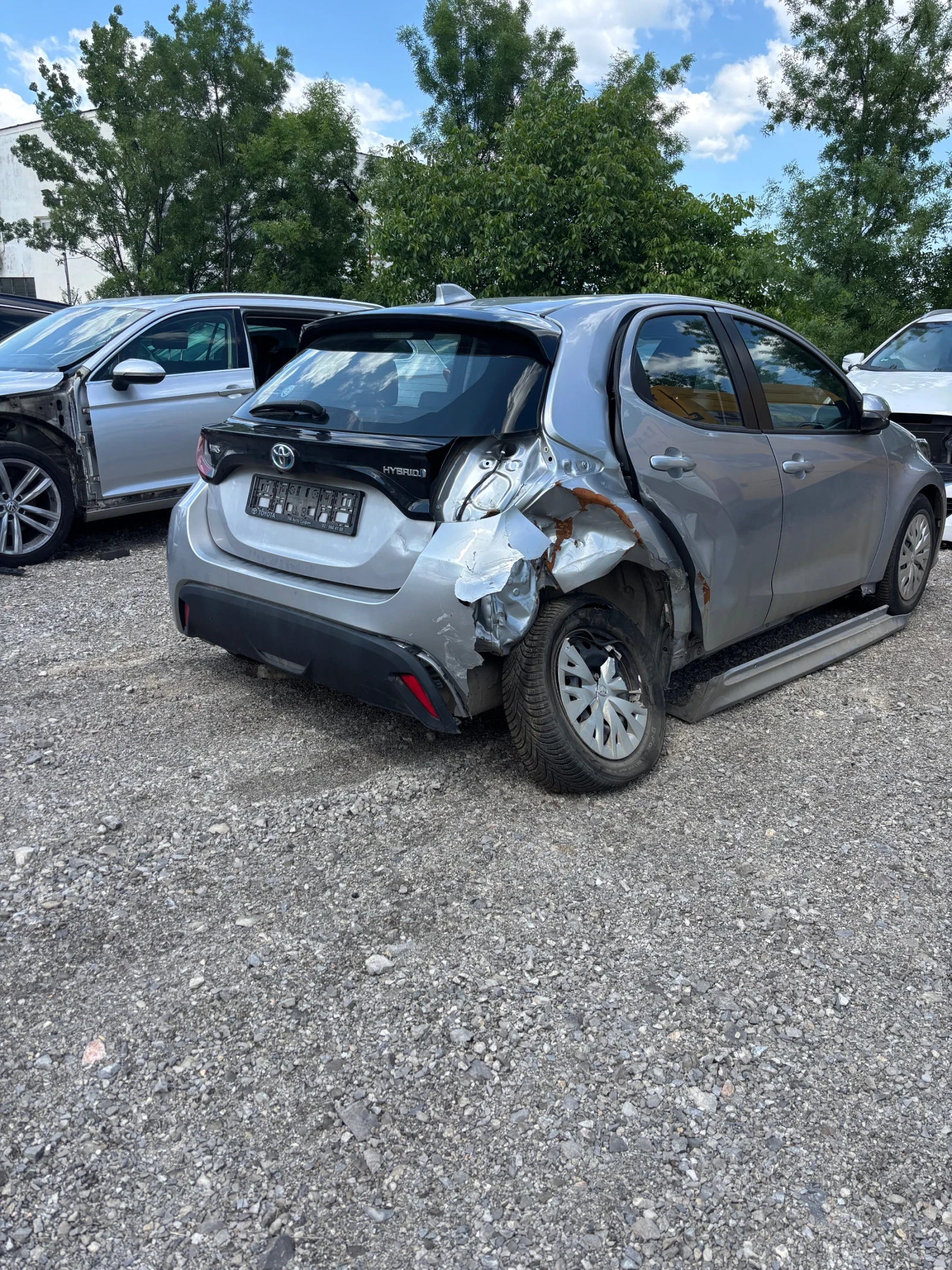 Toyota Yaris 1.5 Hybrid, снимка 5 - Автомобили и джипове - 54680450