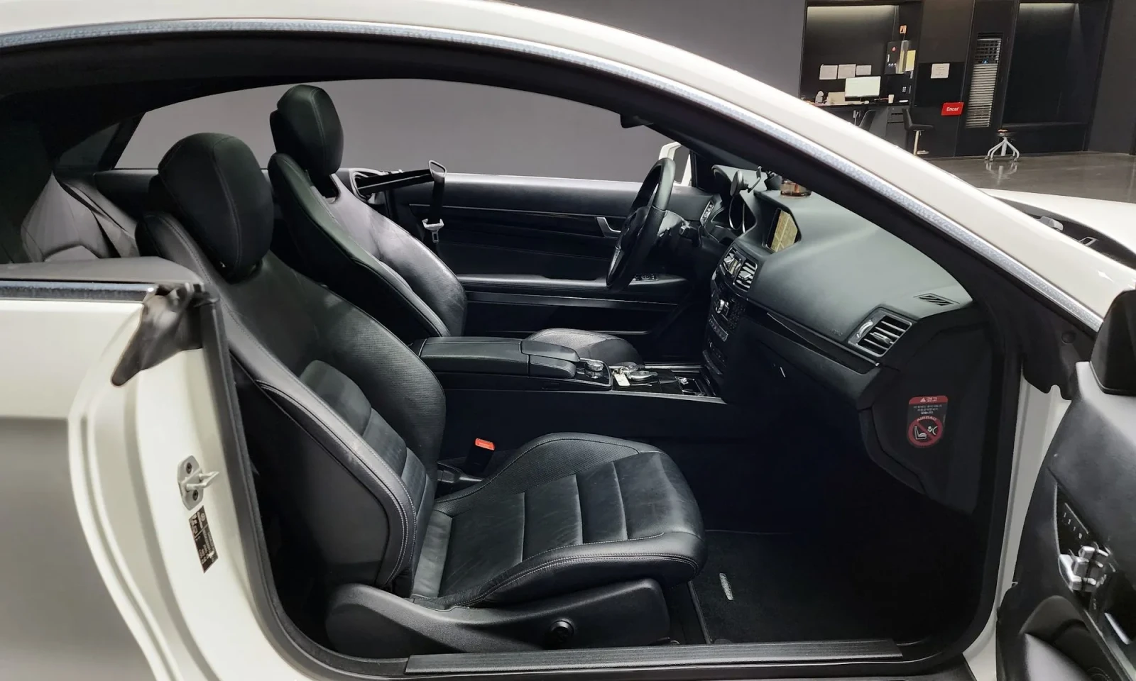 Mercedes-Benz E 200 Coupe, снимка 10 - Автомобили и джипове - 54750549