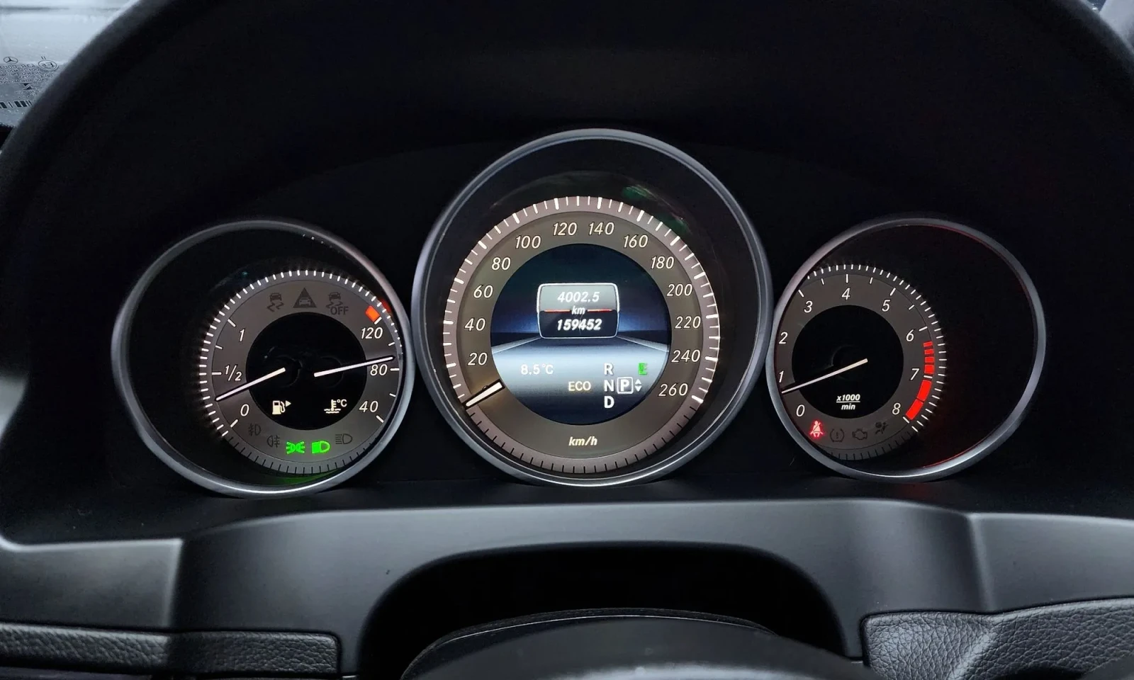 Mercedes-Benz E 200 Coupe, снимка 6 - Автомобили и джипове - 54750549