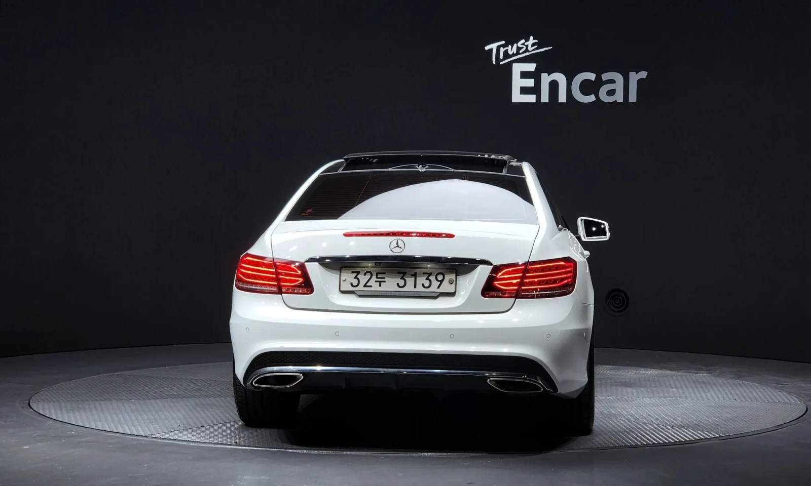 Mercedes-Benz E 200 Coupe, снимка 14 - Автомобили и джипове - 54750549