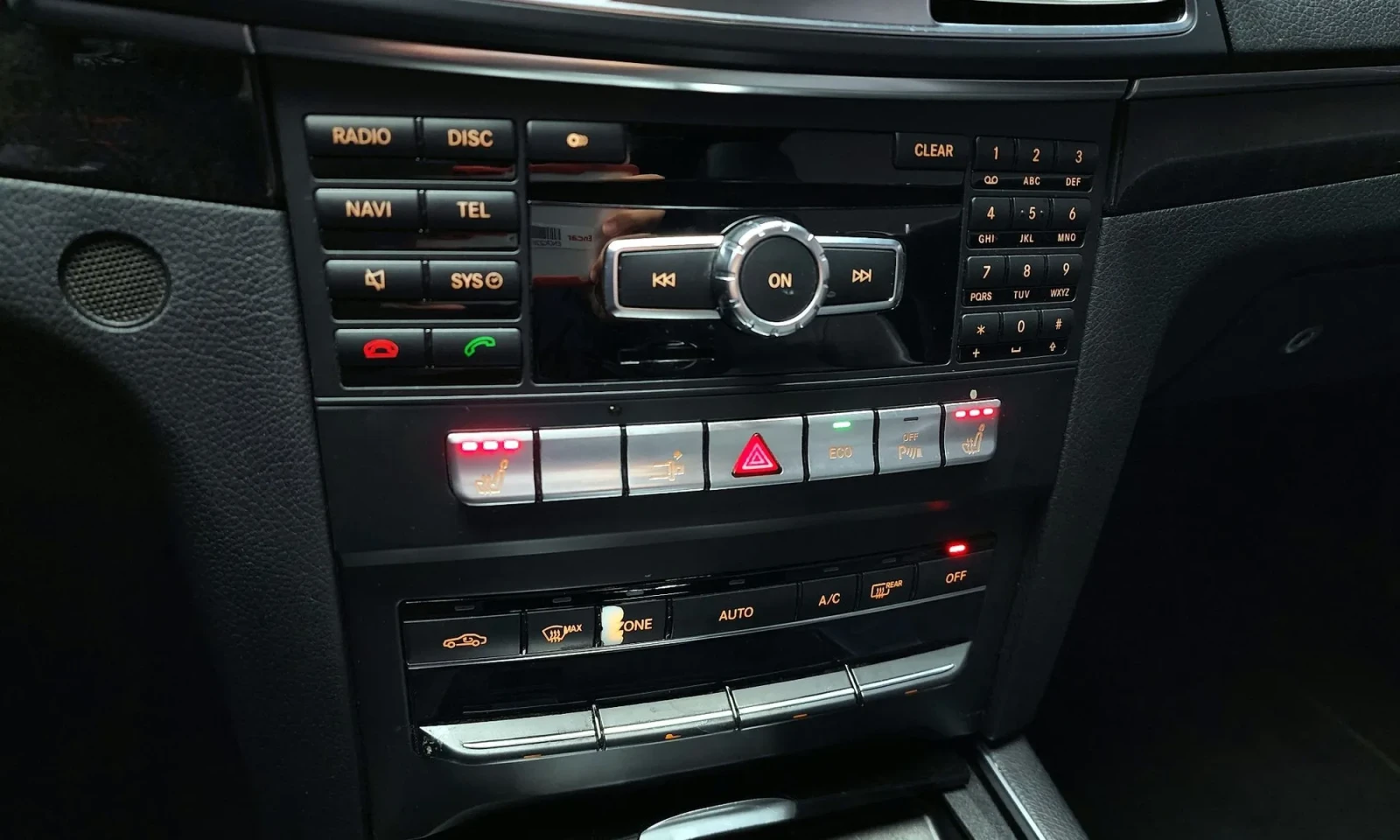 Mercedes-Benz E 200 Coupe, снимка 9 - Автомобили и джипове - 54750549