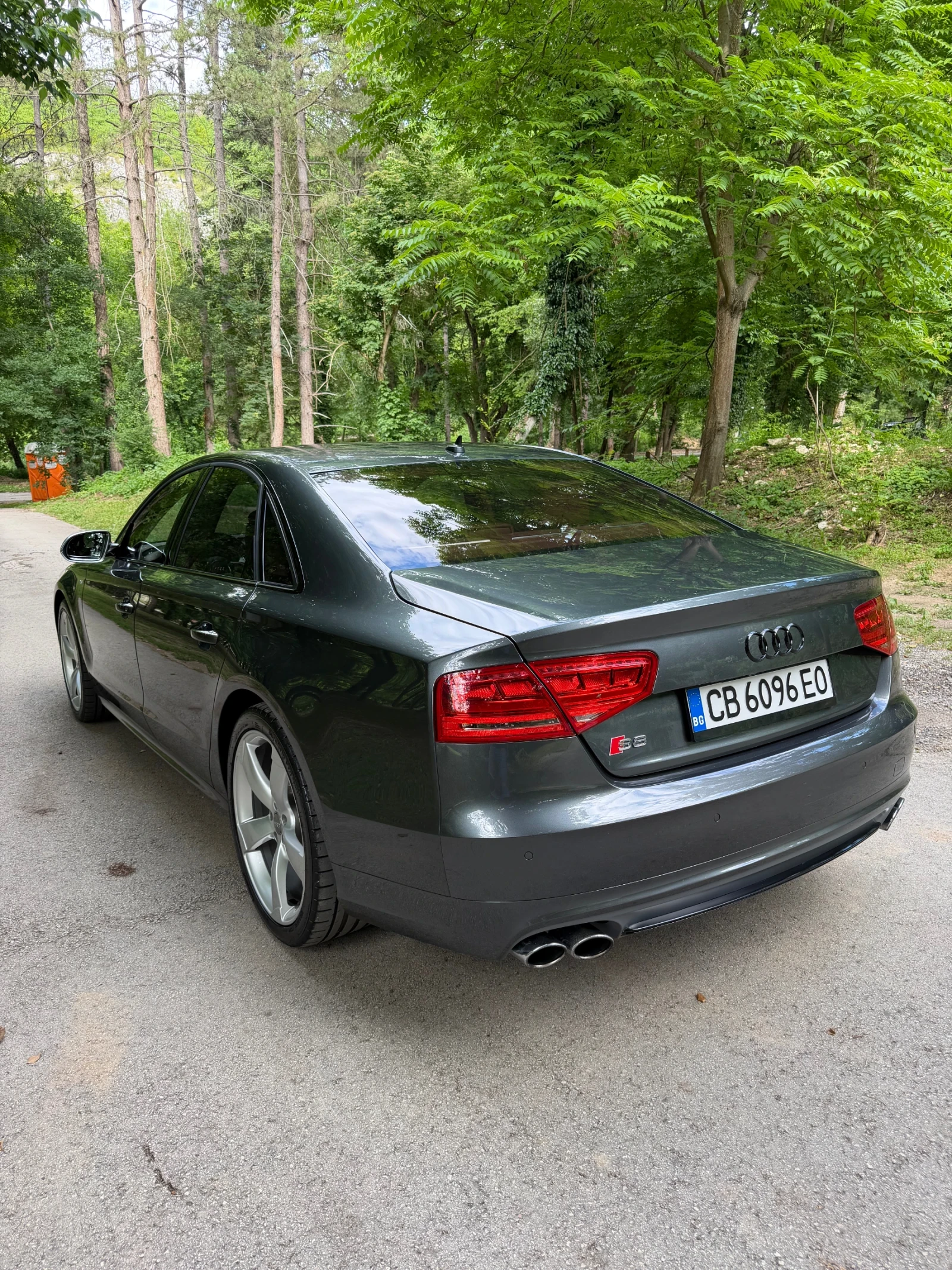 Audi S8 4.0 V8!DISTRONIK!CERAMIK!МАСАЖ!ОБДУХ!360!FULL!, снимка 6 - Автомобили и джипове - 54917784