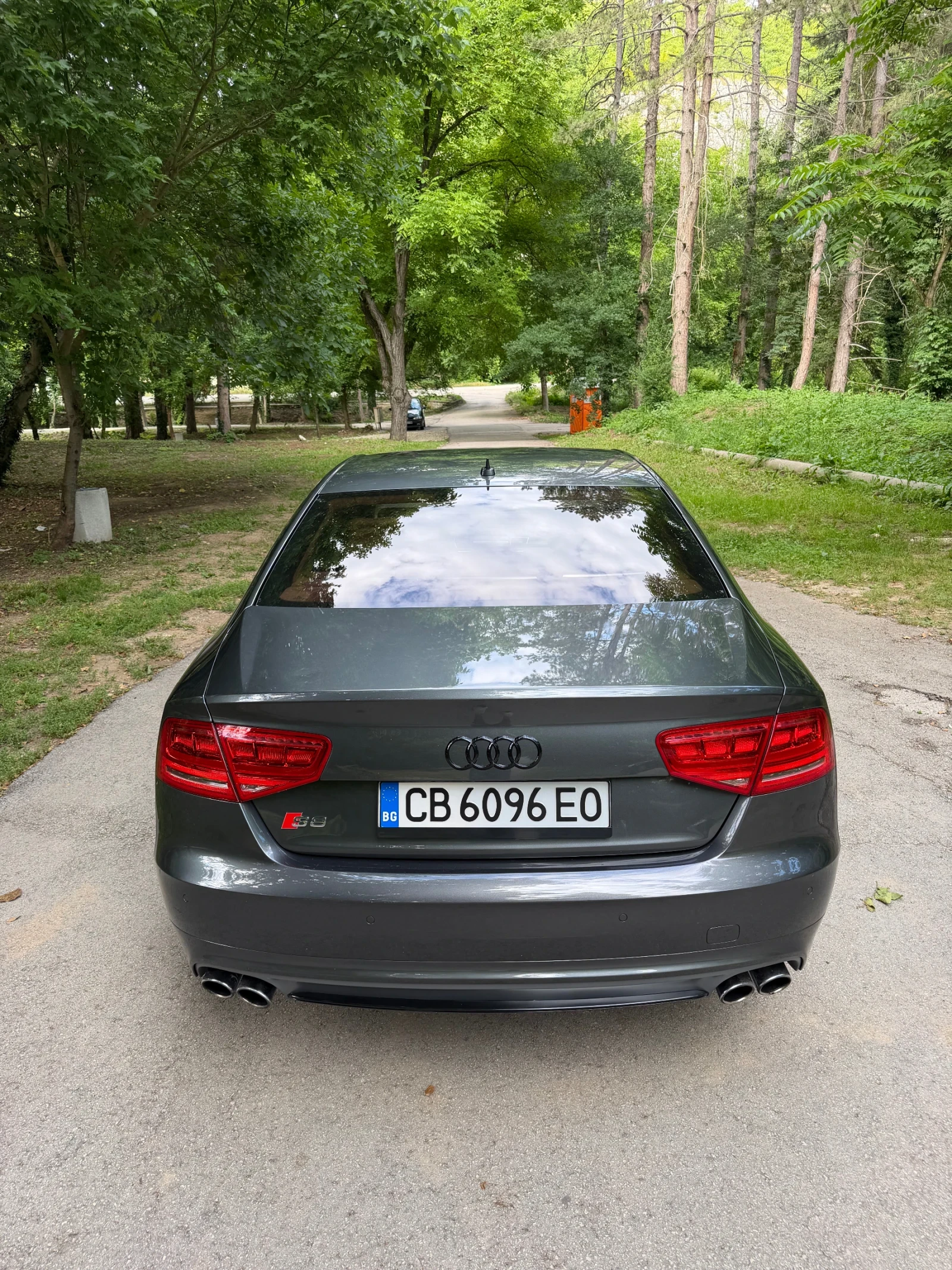 Audi S8 4.0 V8!DISTRONIK!CERAMIK!МАСАЖ!ОБДУХ!360!FULL!, снимка 4 - Автомобили и джипове - 54917784